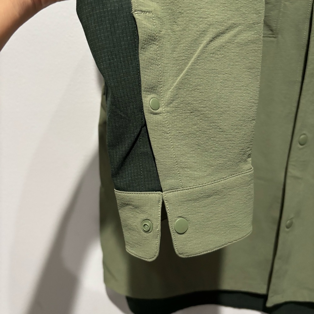 Lululemon double pocket overshirt - Picture 3 of 7